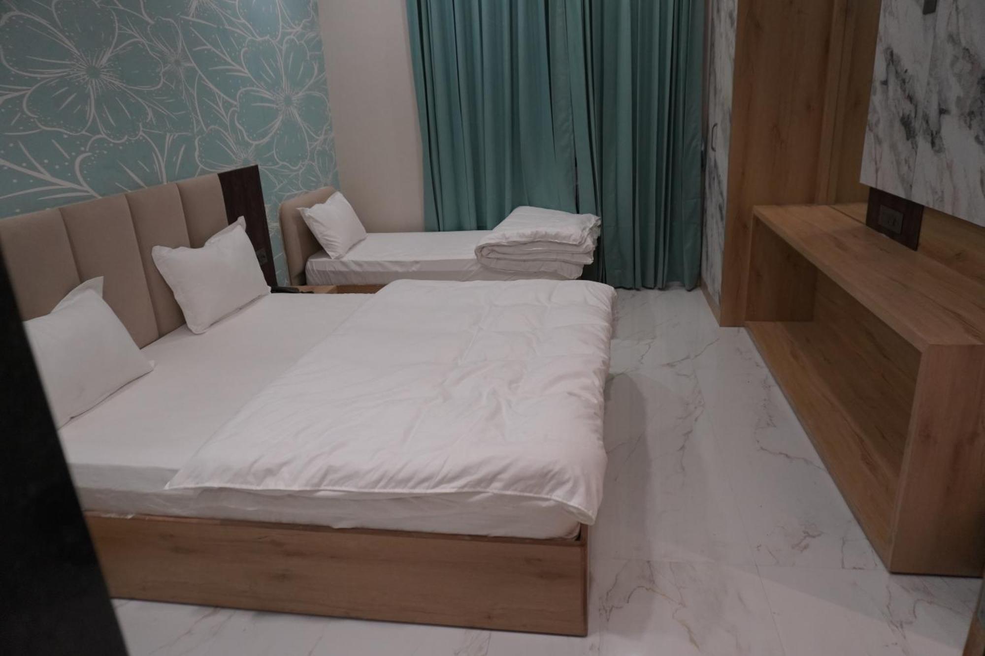Hotel Heera Palace Khatu Екстер'єр фото