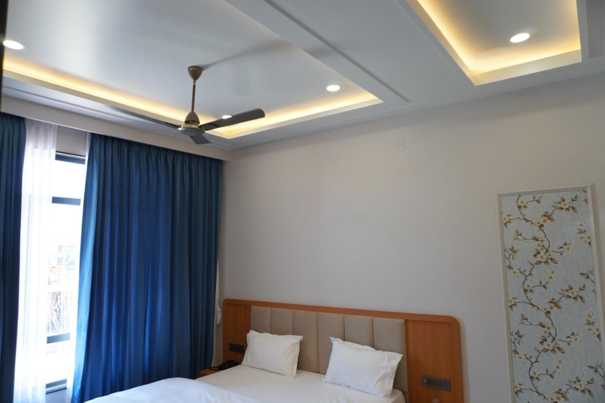 Hotel Heera Palace Khatu Екстер'єр фото